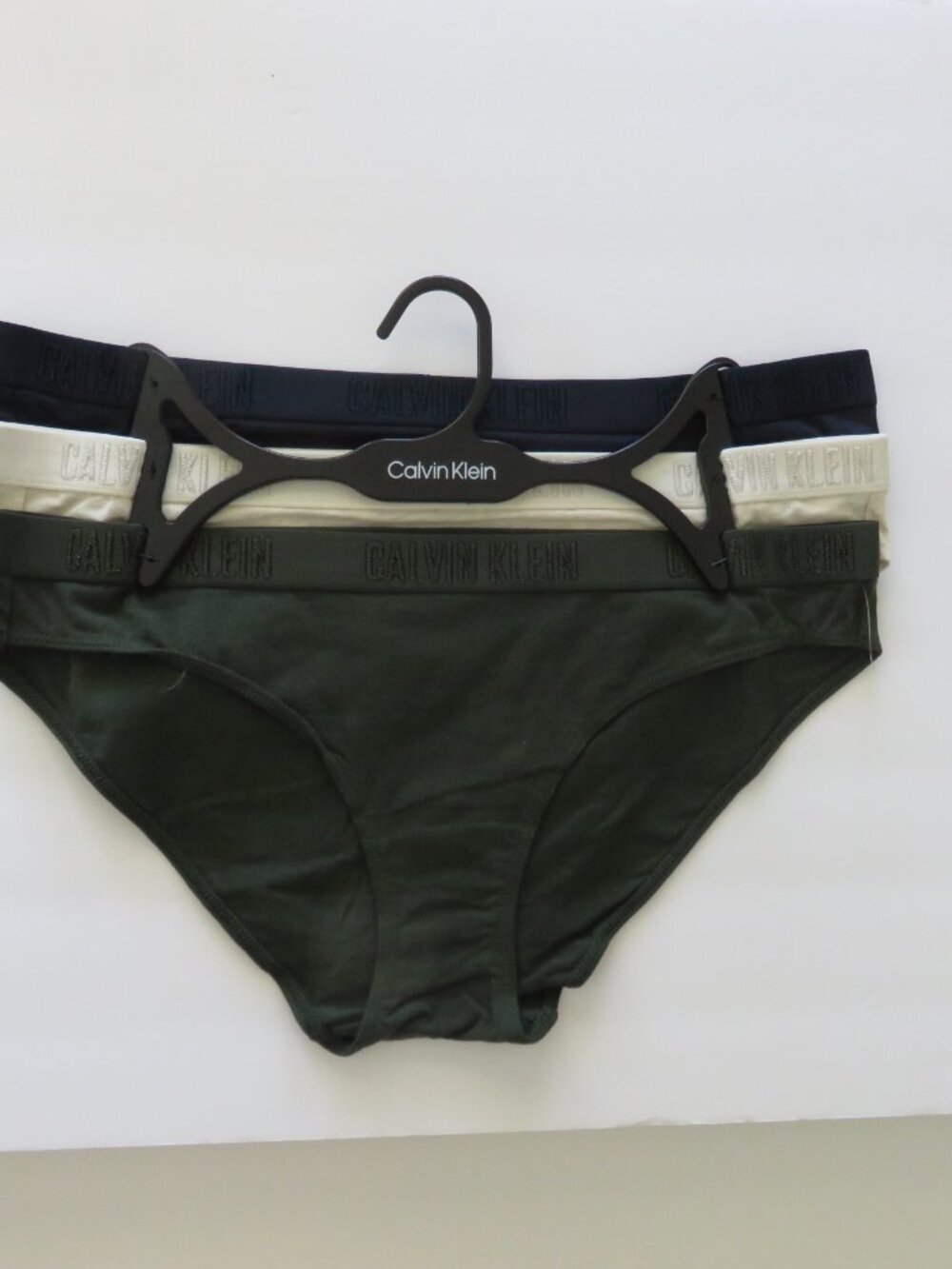 (#100) Women's Calvin Klein 3 Pack Bikini underwear panties Size Large
